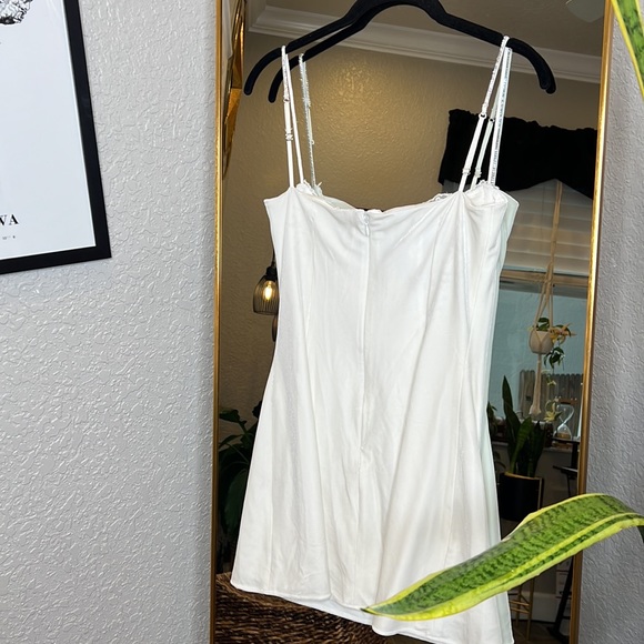 House of CB ‘Grace’ embellished velvet white mini dress NWOT - Picture 13 of 14